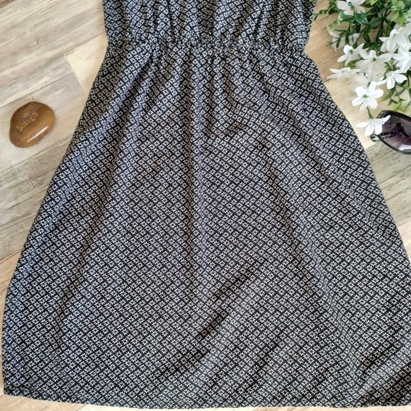 BLACK STRAP DRESS / BRAND OLD NAVY (SIZE XS) - Picture 8 of 15
